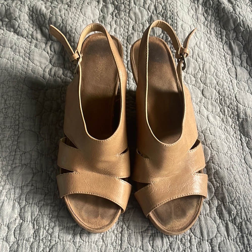 Tan Wedges